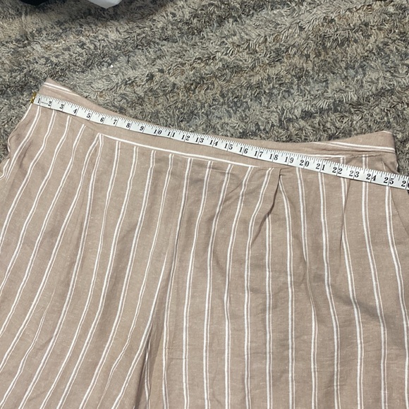 Eloquii pull on striped linen and viscose blend shorts size 26 - Picture 3 of 7